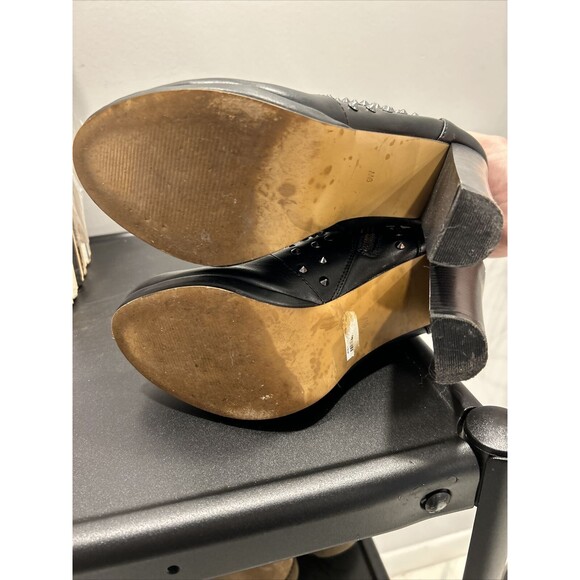 Womens Torrid 9W Black High Heel Boots Zipper Side Faux Leather Studded Flawed - Picture 12 of 13